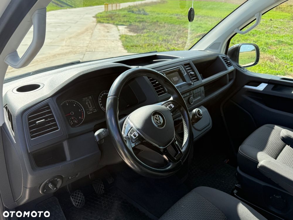 Volkswagen Multivan - 26