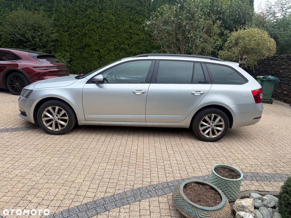 Skoda Octavia 1.6 TDI Premium Edition - 3