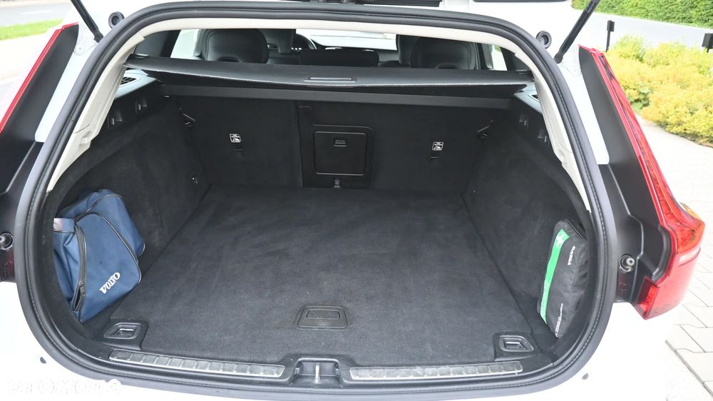 Volvo V60 B3 B Momentum Pro - 24