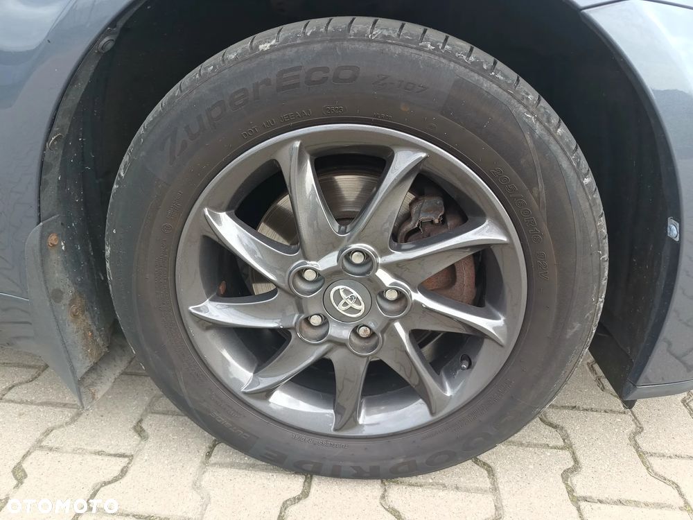 Toyota Avensis 1.8 Luna - 15