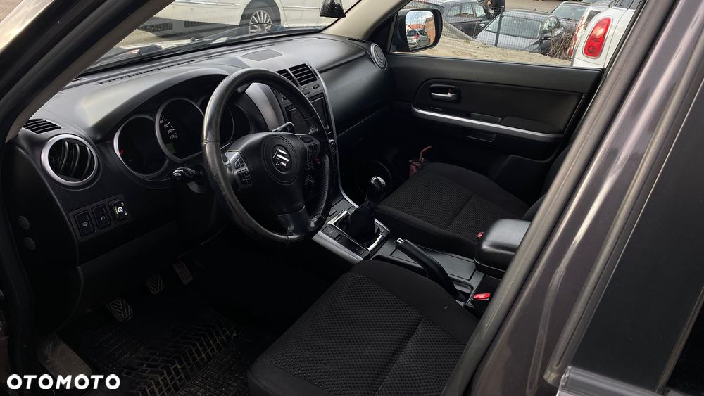 Suzuki Grand Vitara 2.4 Premium - 8
