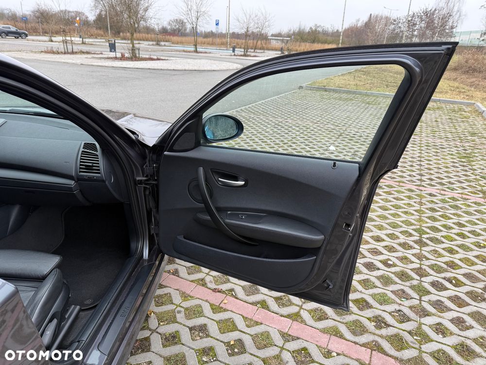 BMW Seria 1 120d - 27