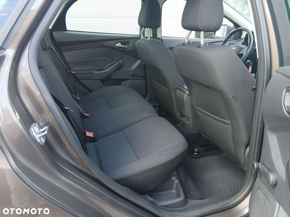 Ford Focus 1.6 SYNC Edition - 16