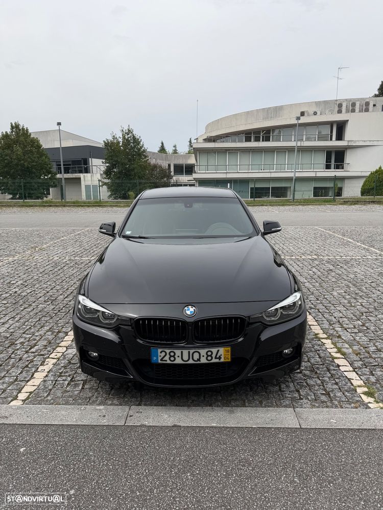 BMW 330 e iPerformance Pack M Shadow — fotografia 2