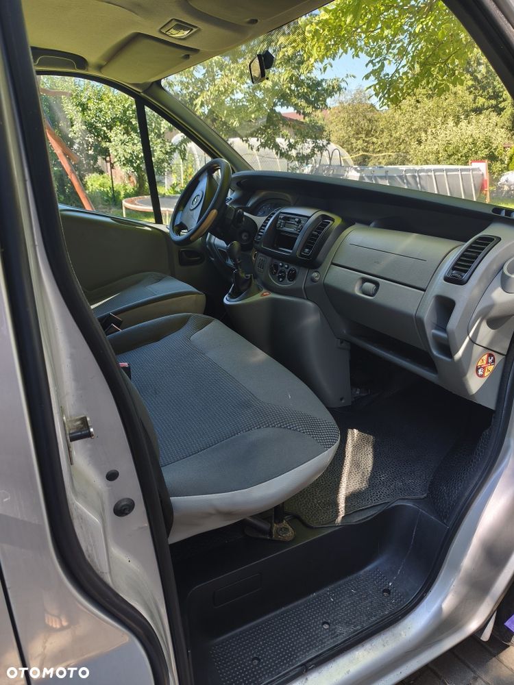 Opel Vivaro - 8