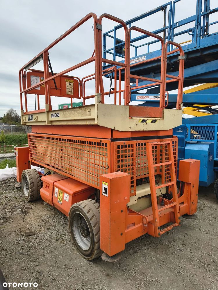 JLG M4069 - 3