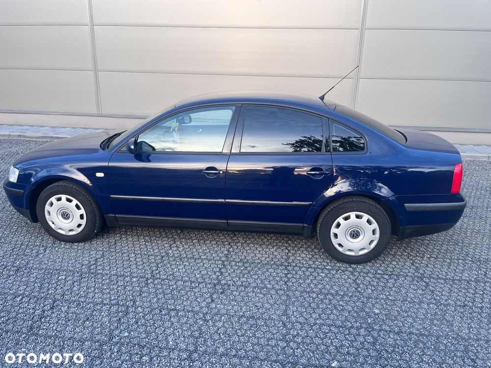 Volkswagen Passat 1.6 - 3