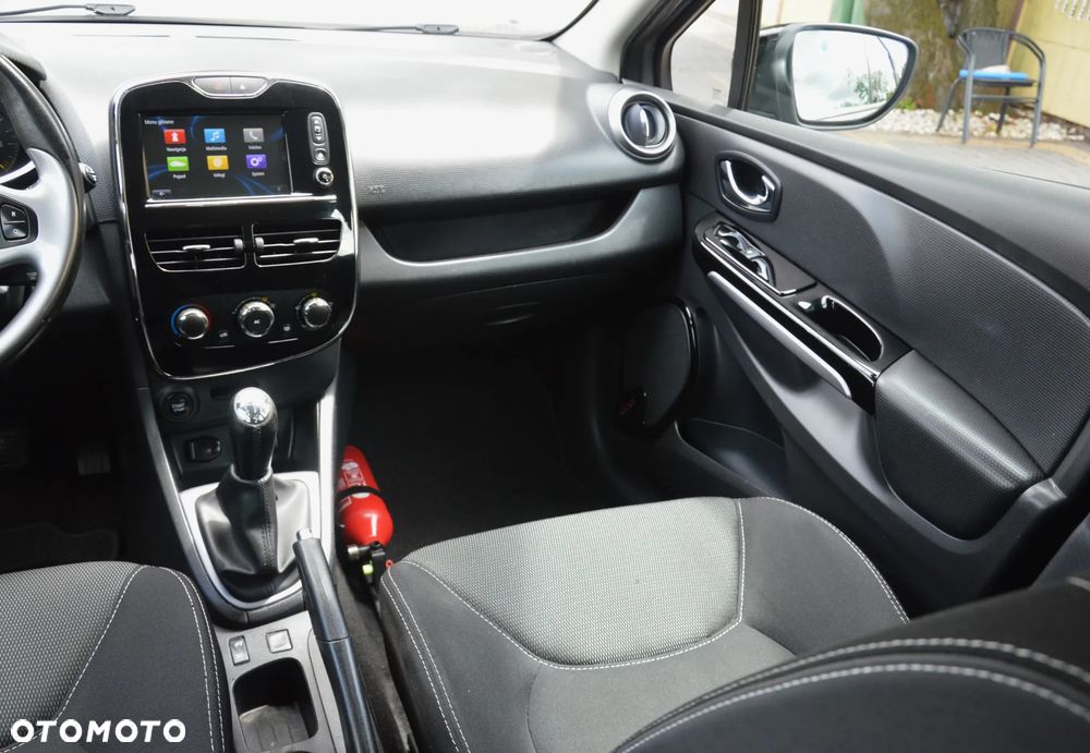 Renault Clio - 23