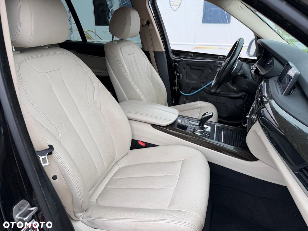 BMW X5 xDrive30d Sport-Aut - 7