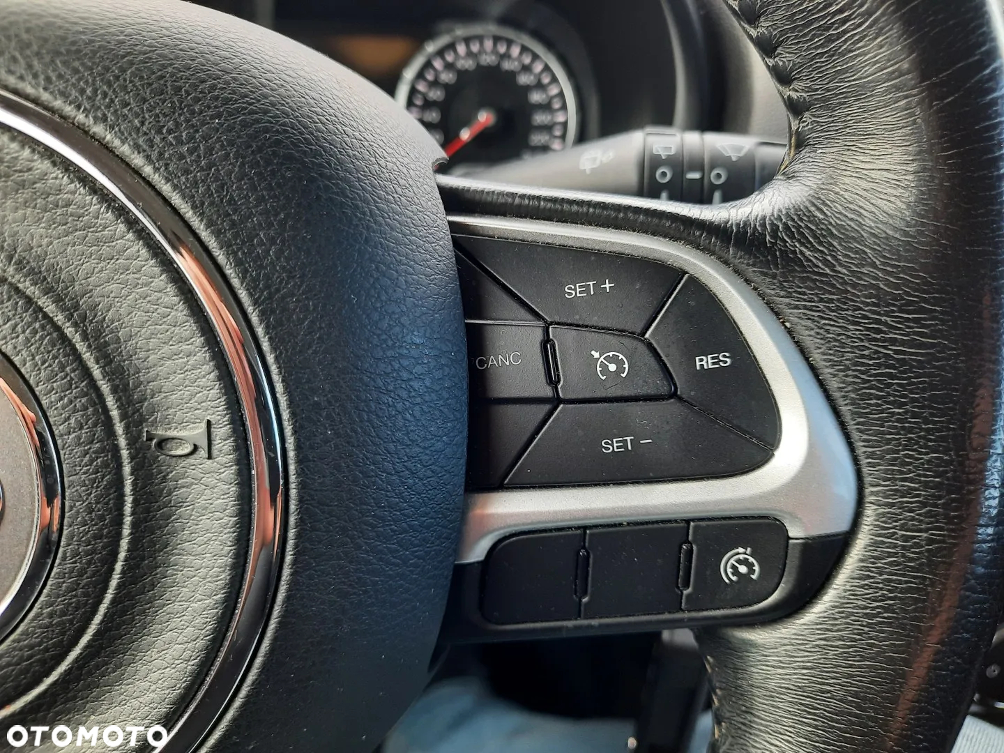 Jeep Renegade 1.4 MultiAir Limited FWD S&S - 28