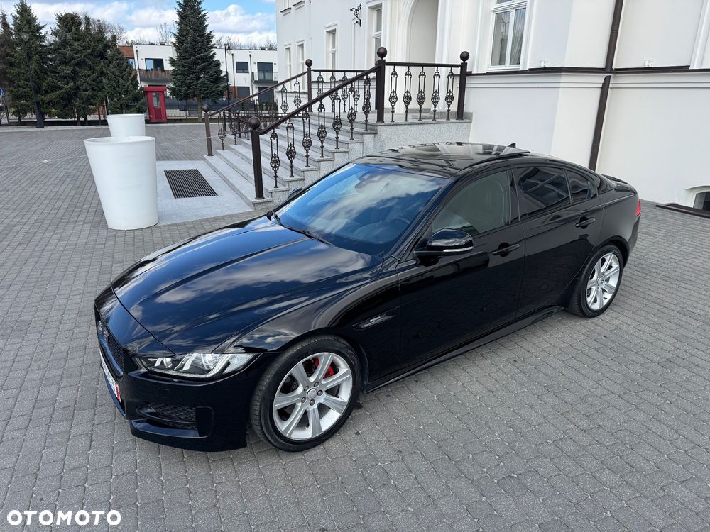 Jaguar XE D200 R-Dynamic SE - 15