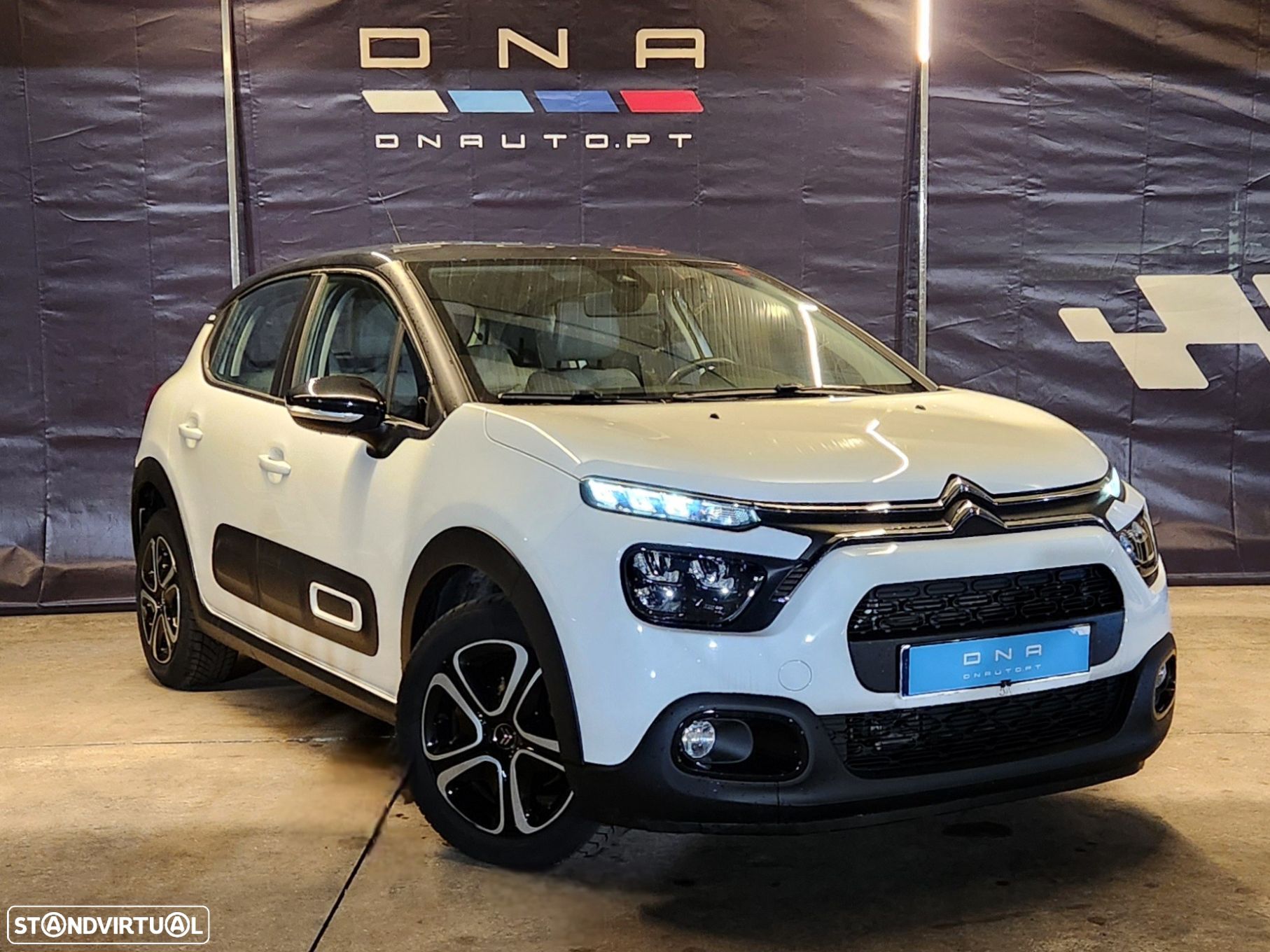Citroën C3 1.2 PureTech Shine - 1