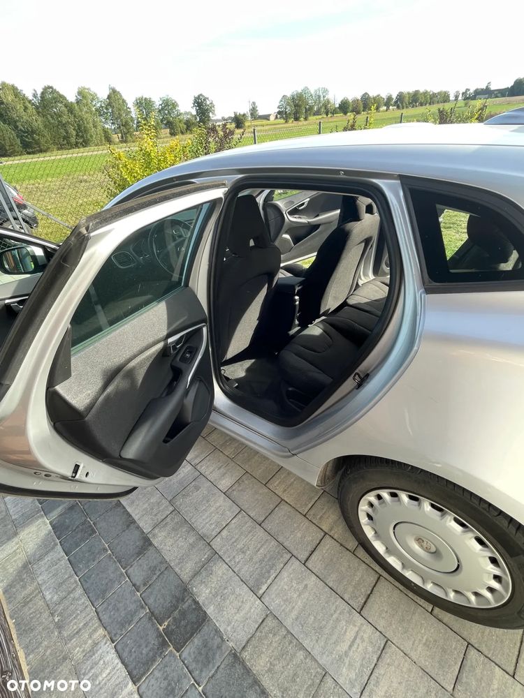 Volvo V40 T2 - 4