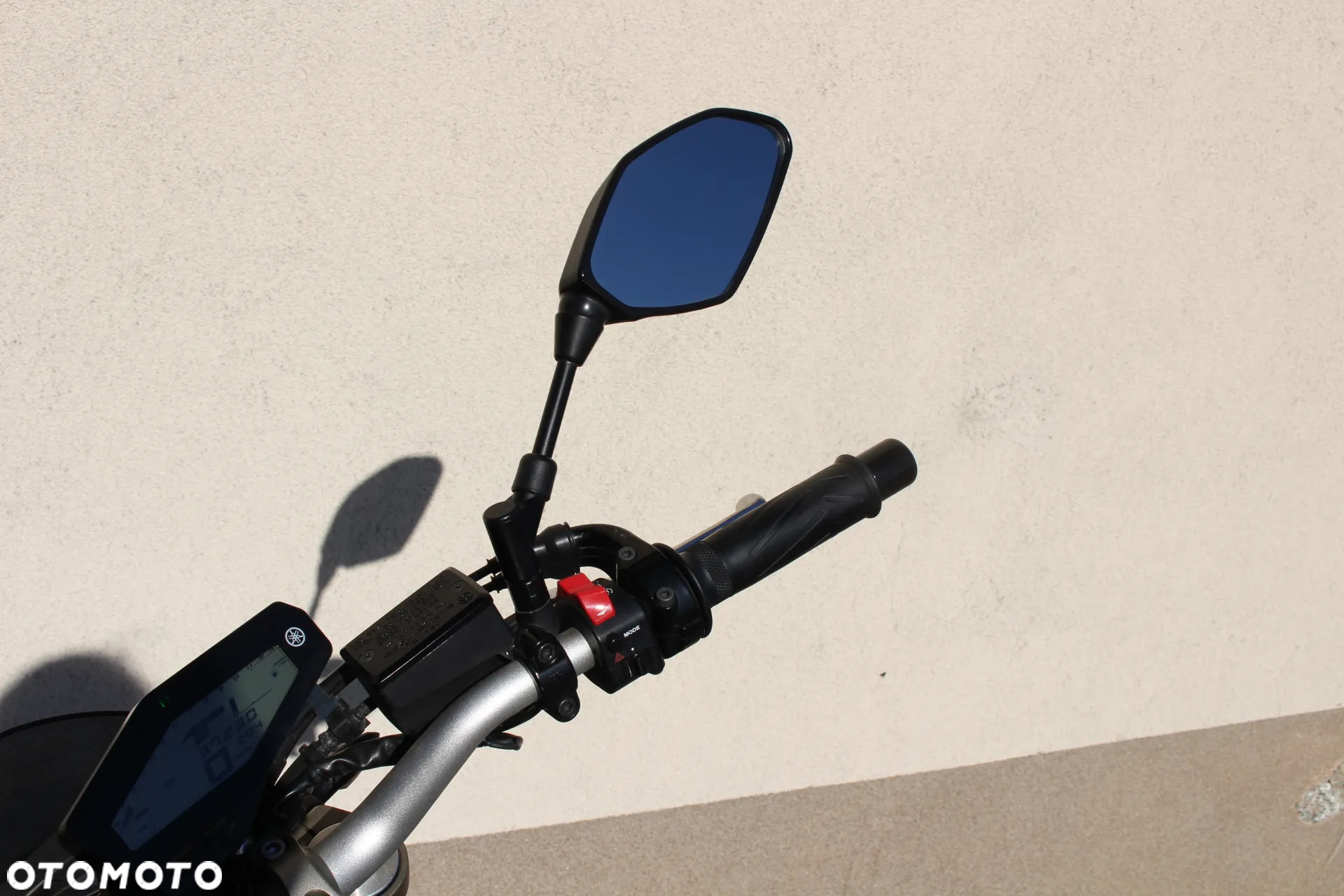 Yamaha MT - 28