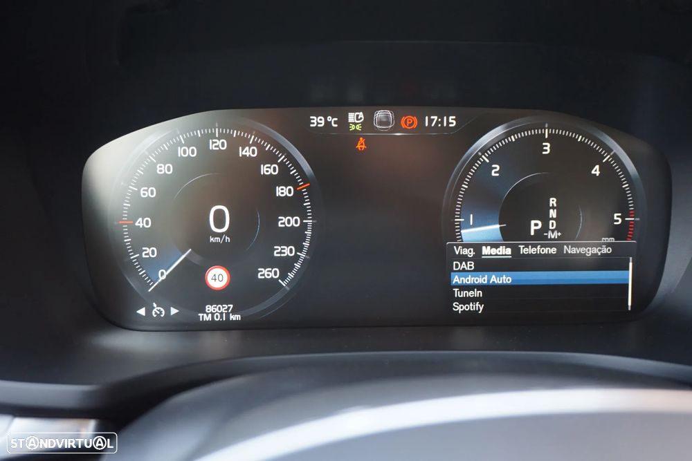 Volvo V60 2.0 B4 Momentum Core Geartronic - 23