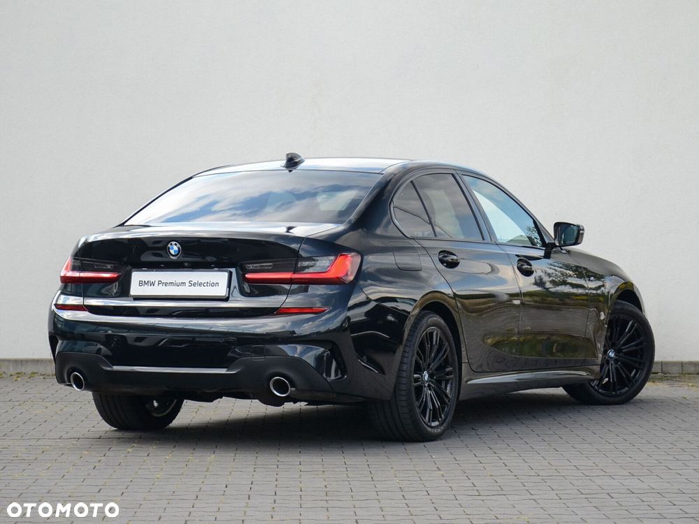 BMW Seria 3 320d xDrive M Sport sport - 2