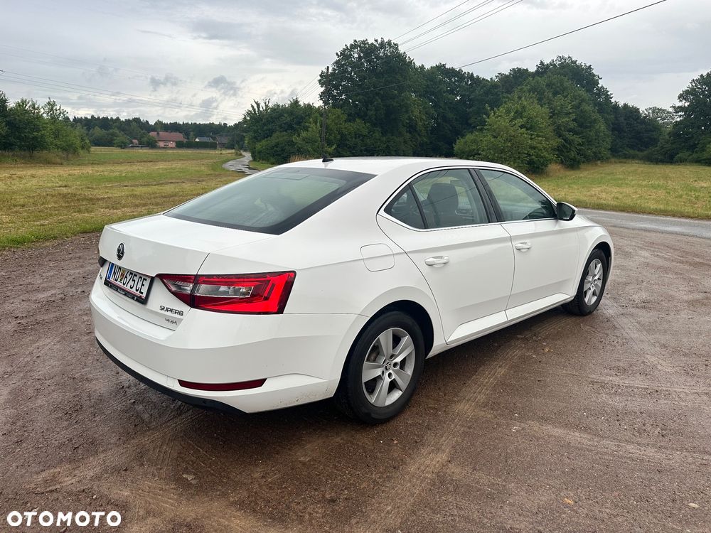Skoda Superb 2.0 TDI 4x4 Premium Edition - 4