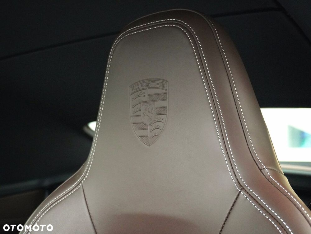 Porsche 911 Carrera S - 24