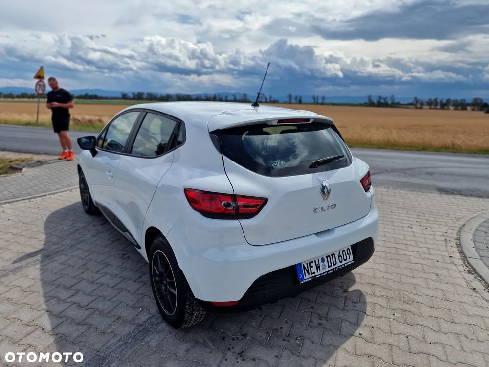 Renault Clio 1.2 16V 75 LIMITED - 12