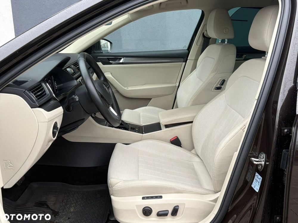 Skoda Superb 2.0 TDI SCR Style DSG - 9