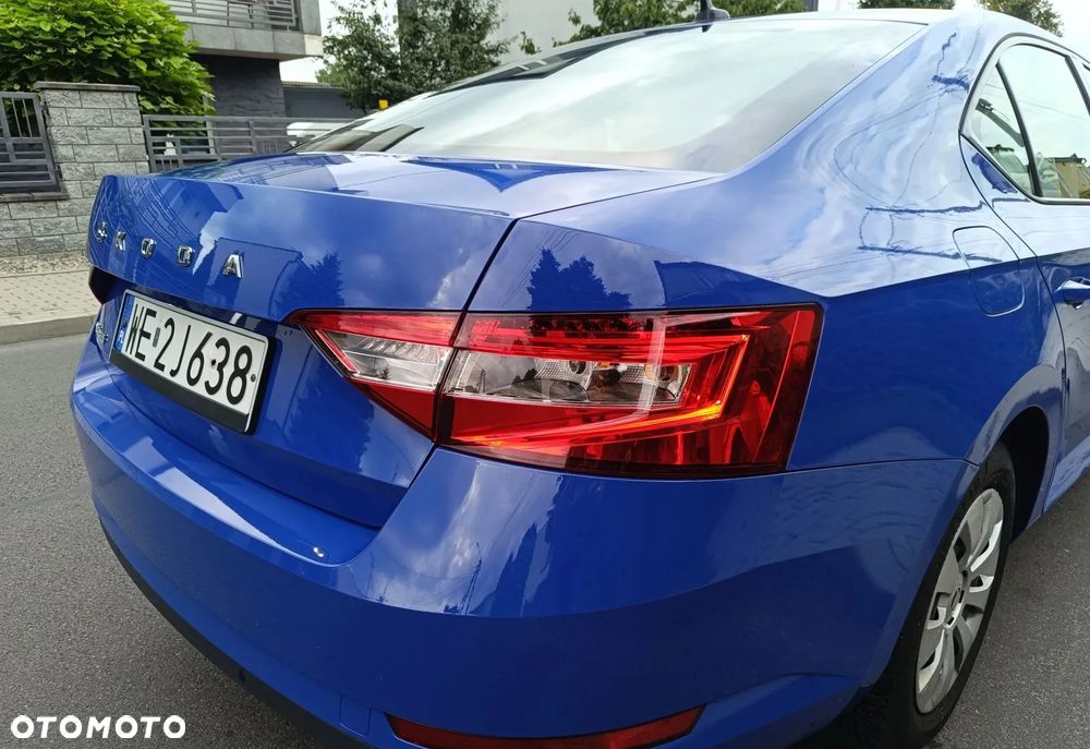 Skoda Superb 2.0 TDI Ambition - 17