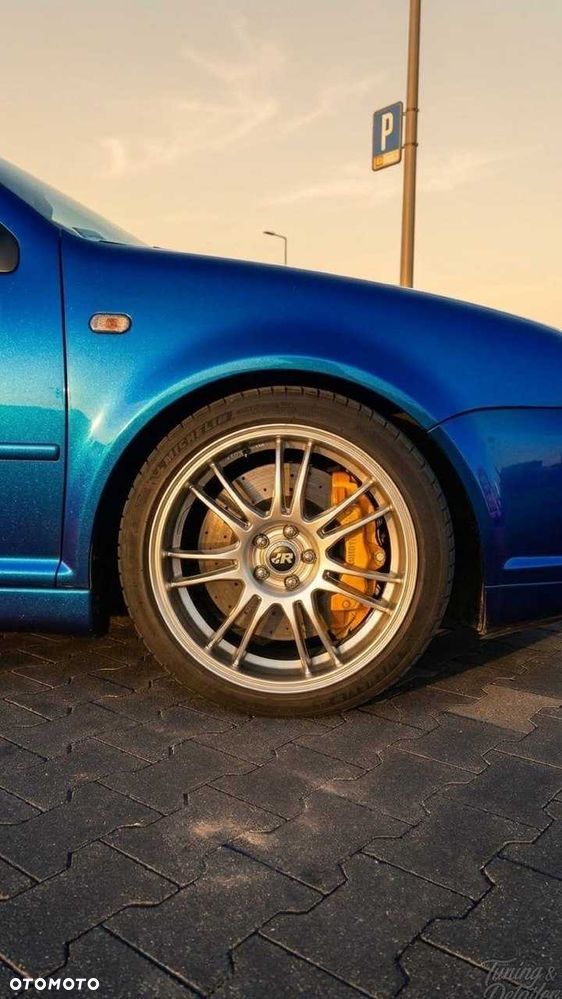 Volkswagen Golf - 5