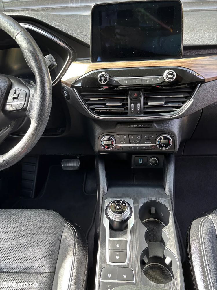Ford Escape 2.0 EcoBoost AWD Titanium - 24