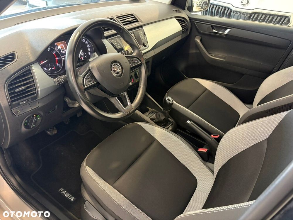 Skoda Fabia - 10