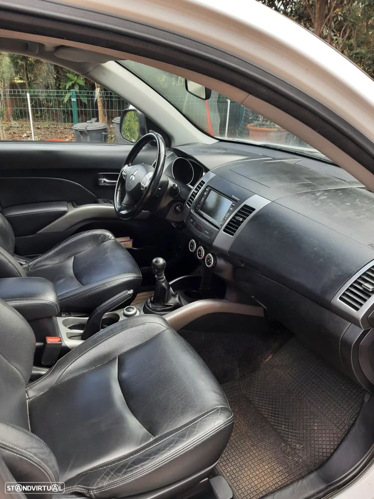 Mitsubishi Outlander 2.2 DI-D Instyle FPF 4WD - 7