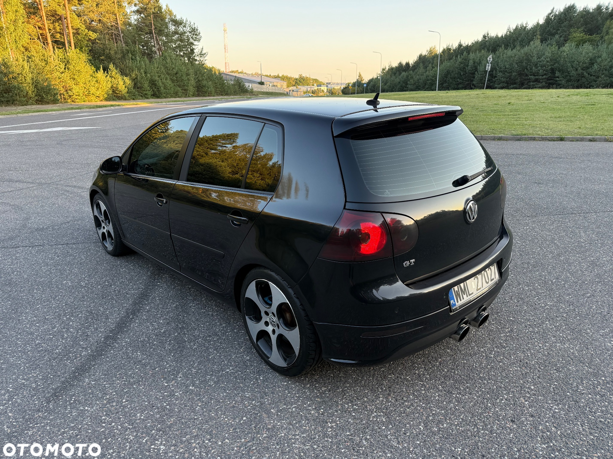 Volkswagen Golf V 2.0 TDI DPF GT DSG - 3