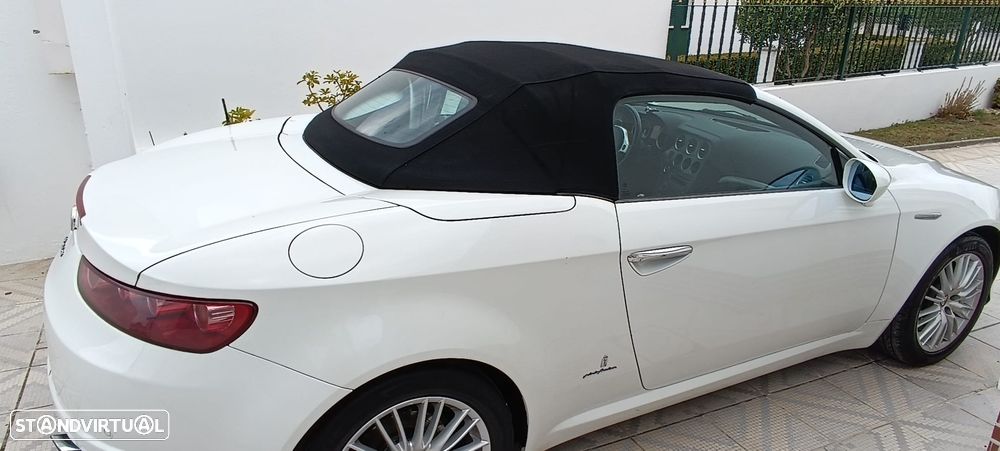 Alfa Romeo Spider 2.4 JTDM - 13