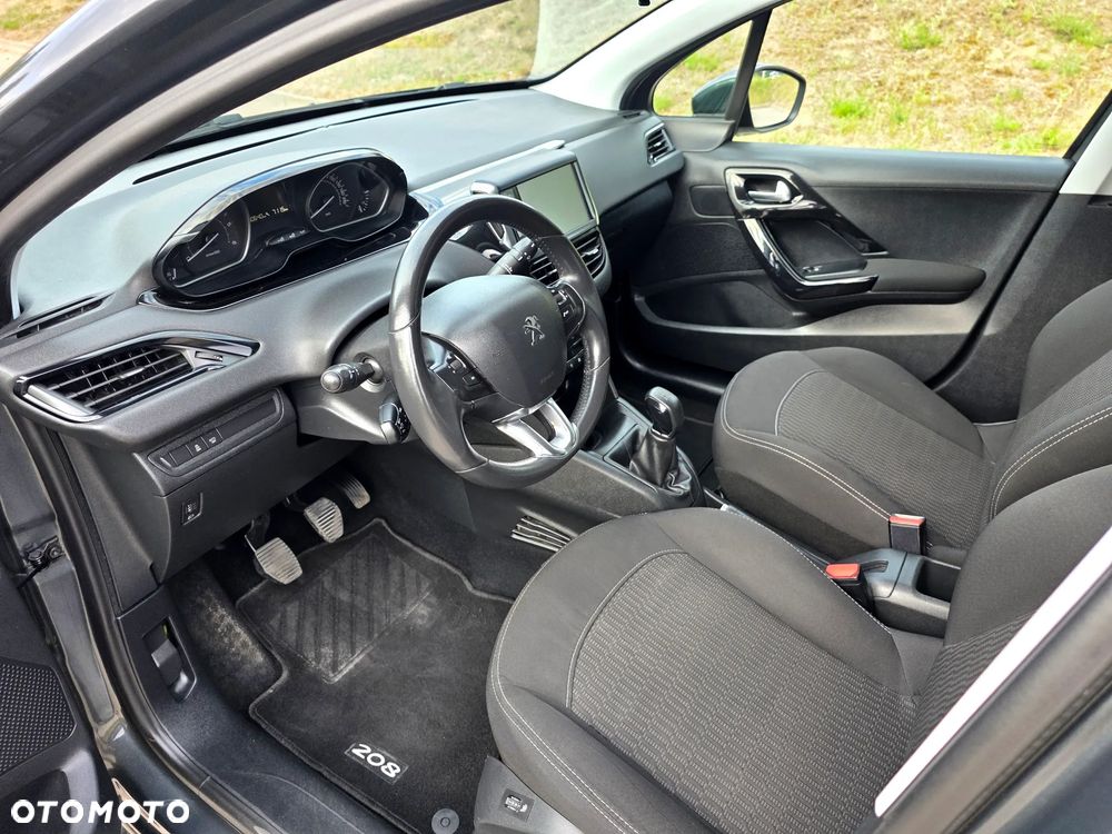 Peugeot 208 - 6