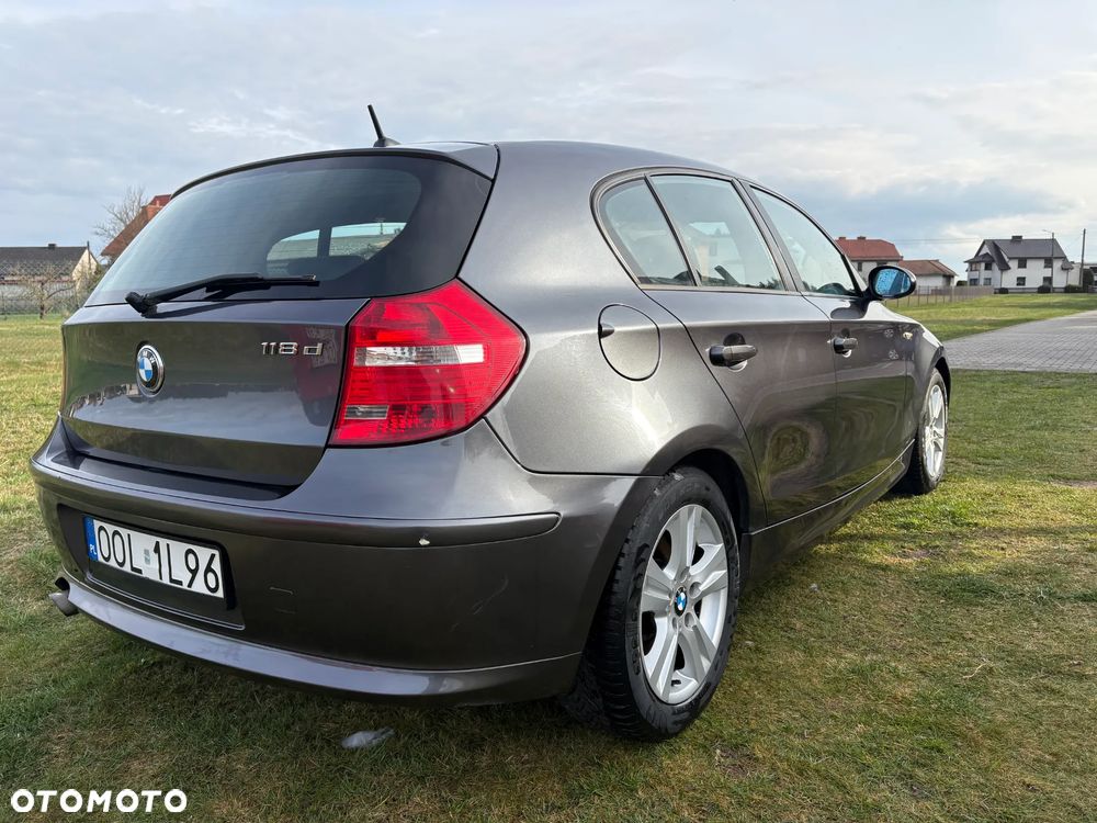 BMW Seria 1 118d - 4