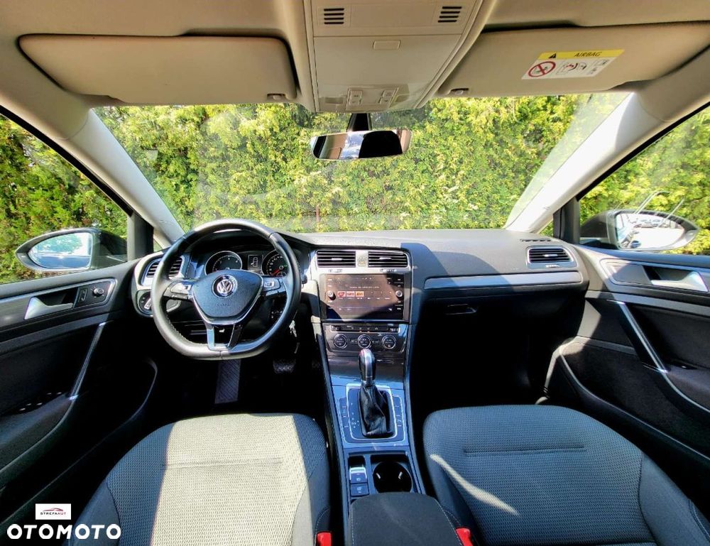 Volkswagen Golf - 9