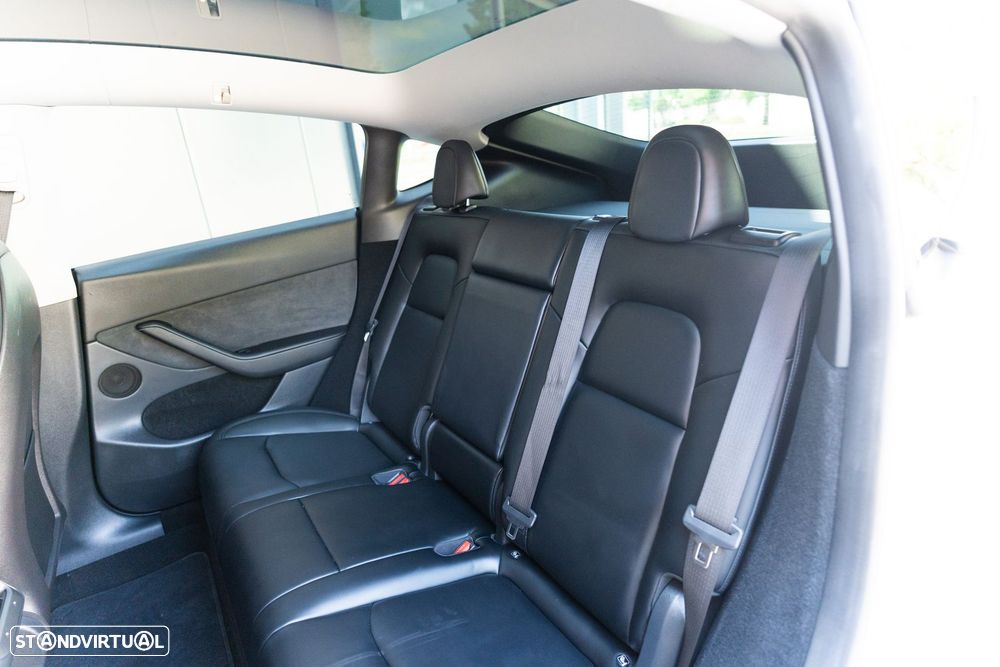 Tesla Model Y Long Range Dual Motor AWD - 24