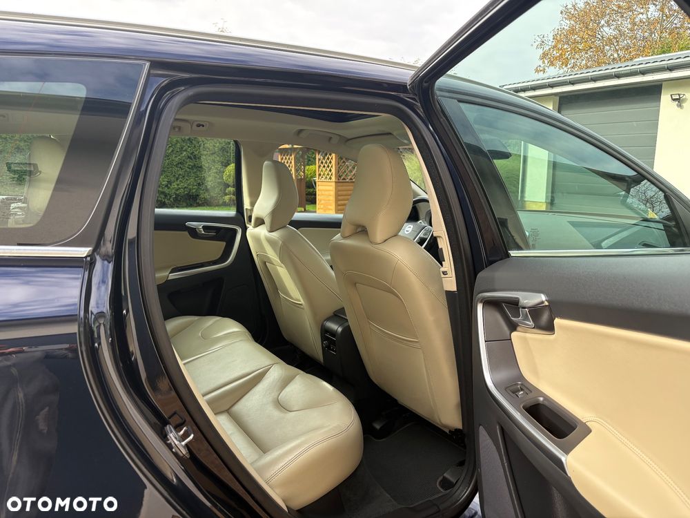 Volvo XC 60 - 25