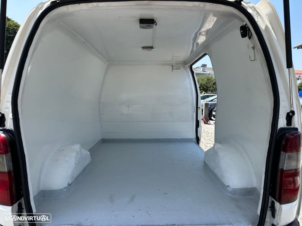 Toyota HiAce 2.5 D-4D Curto 2.8T AC - 9