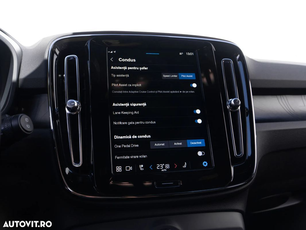 Volvo XC 40 Recharge Twin Motor AWD Plus - 17
