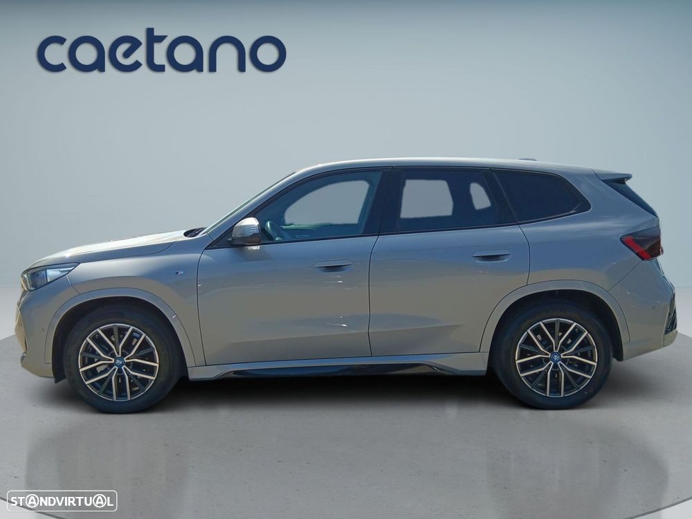 BMW iX1 eDrive20 Pack Desportivo M - 5