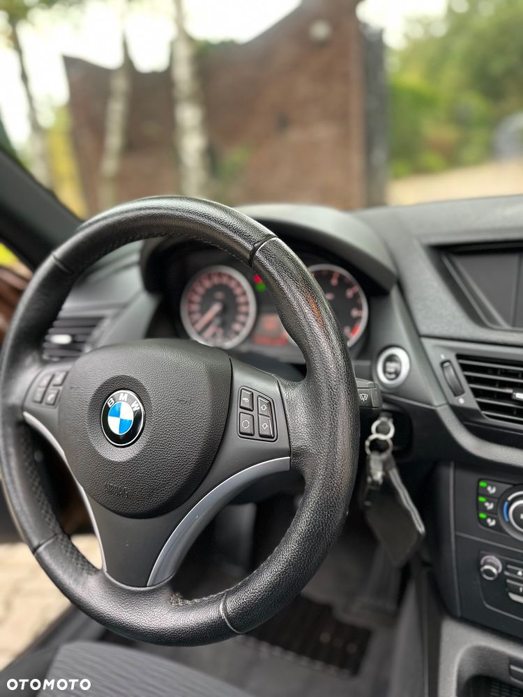 BMW X1 sDrive18i Sport Line - 27