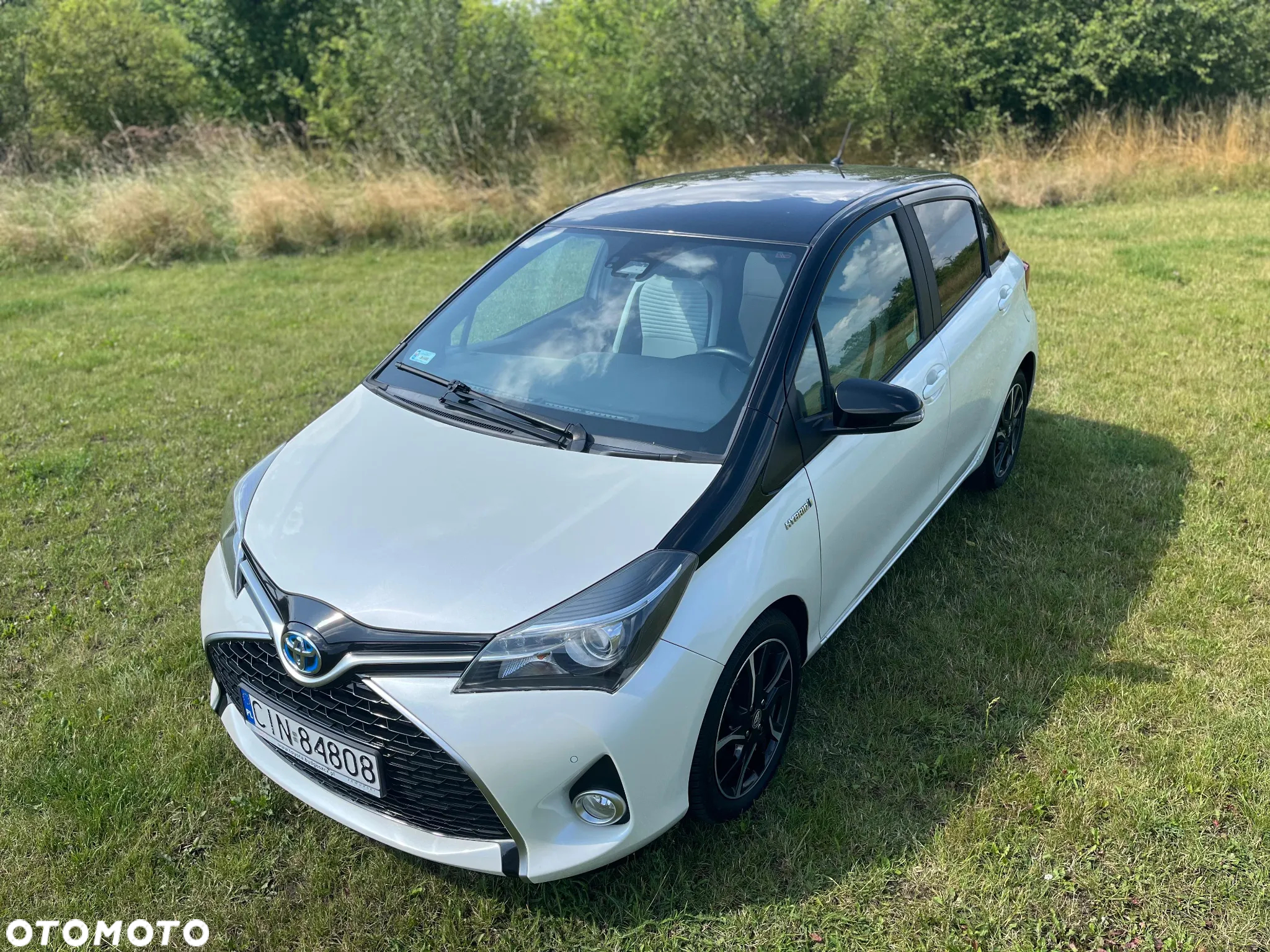 Toyota Yaris Hybrid 100 Selection Pure - 14