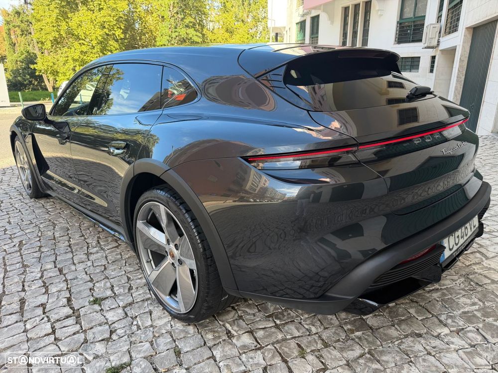 Porsche Taycan Cross Turismo Turbo - 27