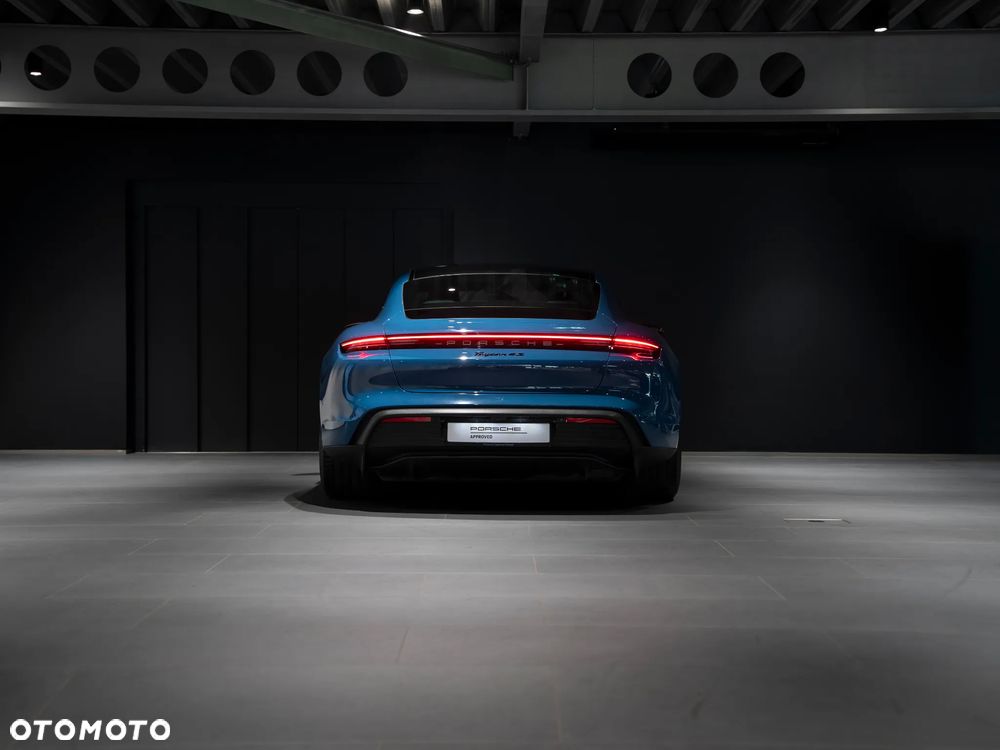 Porsche Taycan - 4