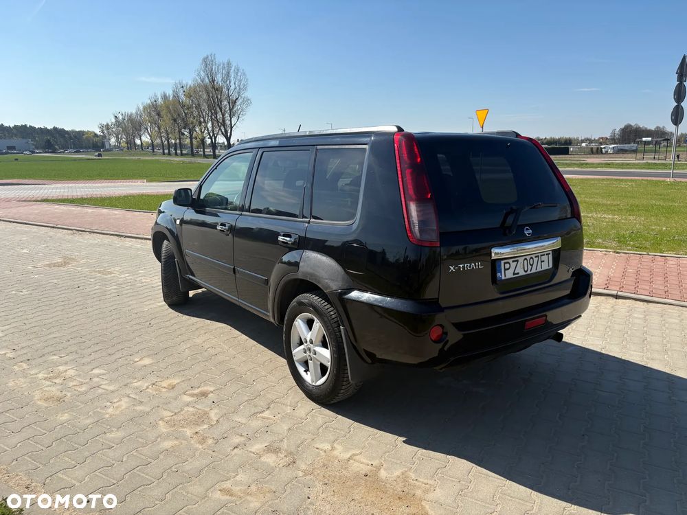 Nissan X-Trail 2.2 dCi 4x4 Comfort - 8