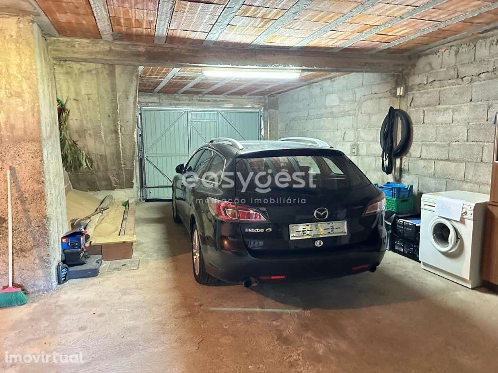 Magnifica Moradia com varanda e terreno em Açoreira Torre de Moncorvo. - Grande imagem: 5/17