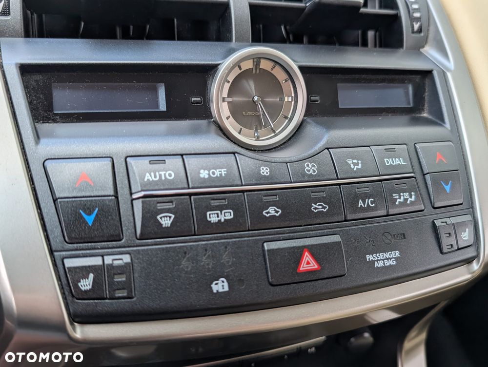 Lexus NX 200t AWD Luxury Line - 12