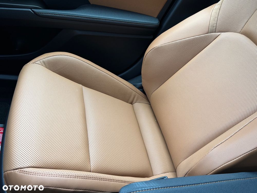 Toyota Camry 2.5 Hybrid Executive CVT - 30