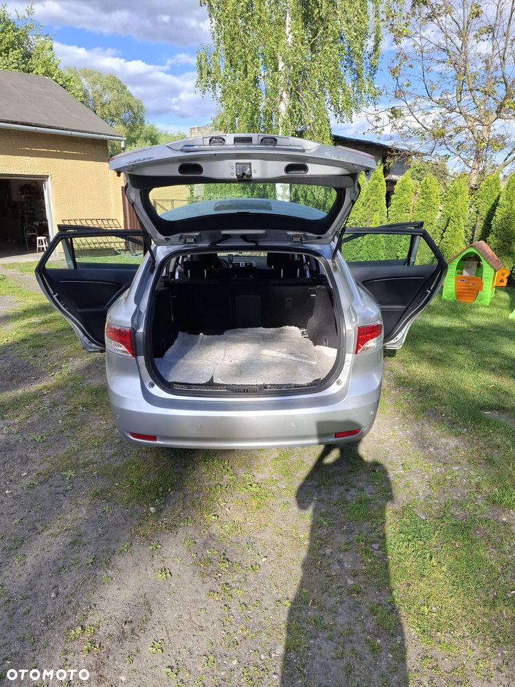 Toyota Avensis 2.0 D-4D Sol - 3