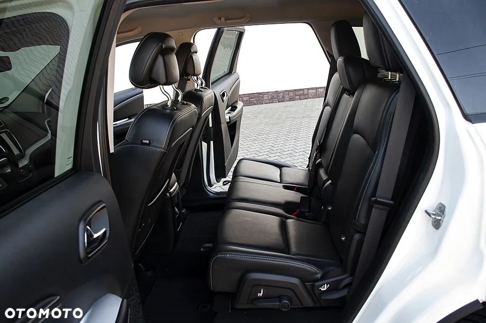 Fiat Freemont 2.4 16V VVT Automatik Lounge - 28