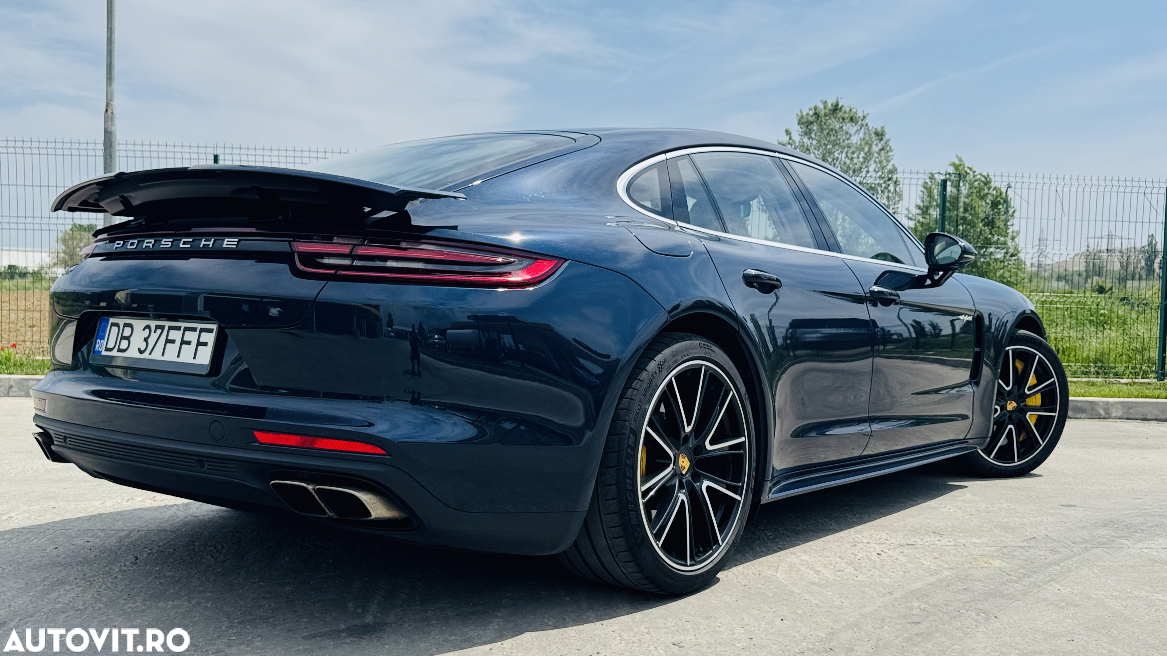 Porsche Panamera - 4